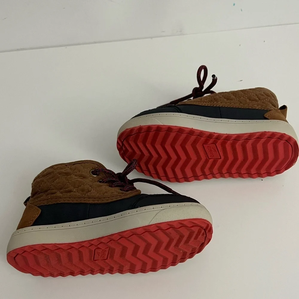 OshKosh B’gosh Kids Quilted Winter Boots Brown & Navy – Size 8